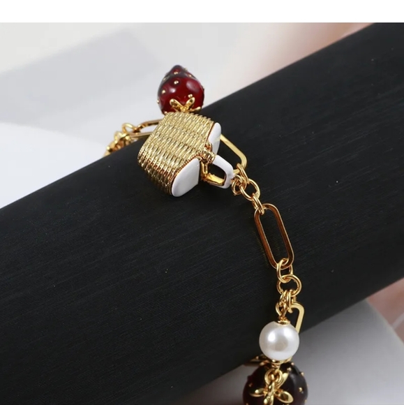 🏷 Kate ♠️ Spade Strawberry Pearl bracelet - Picture 4 of 9